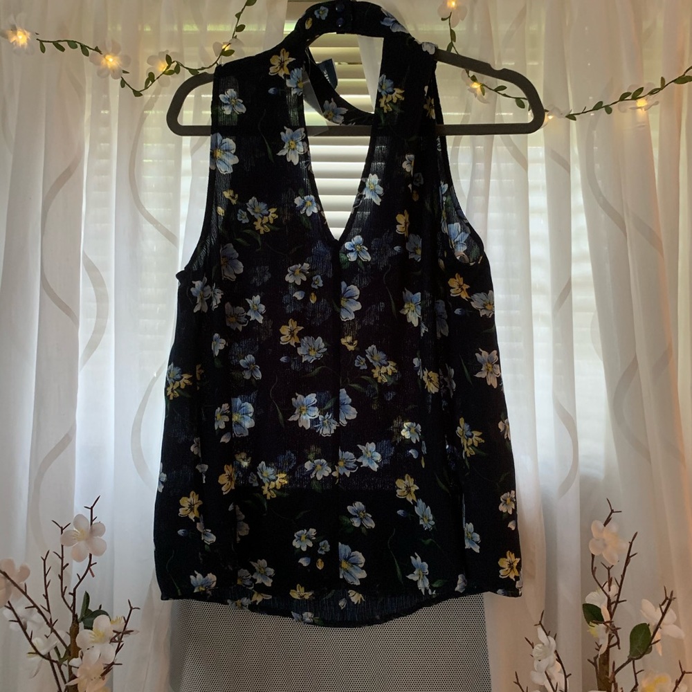 FLASH SALE SUPER CUTE FLORAL MARSHALLS TOP